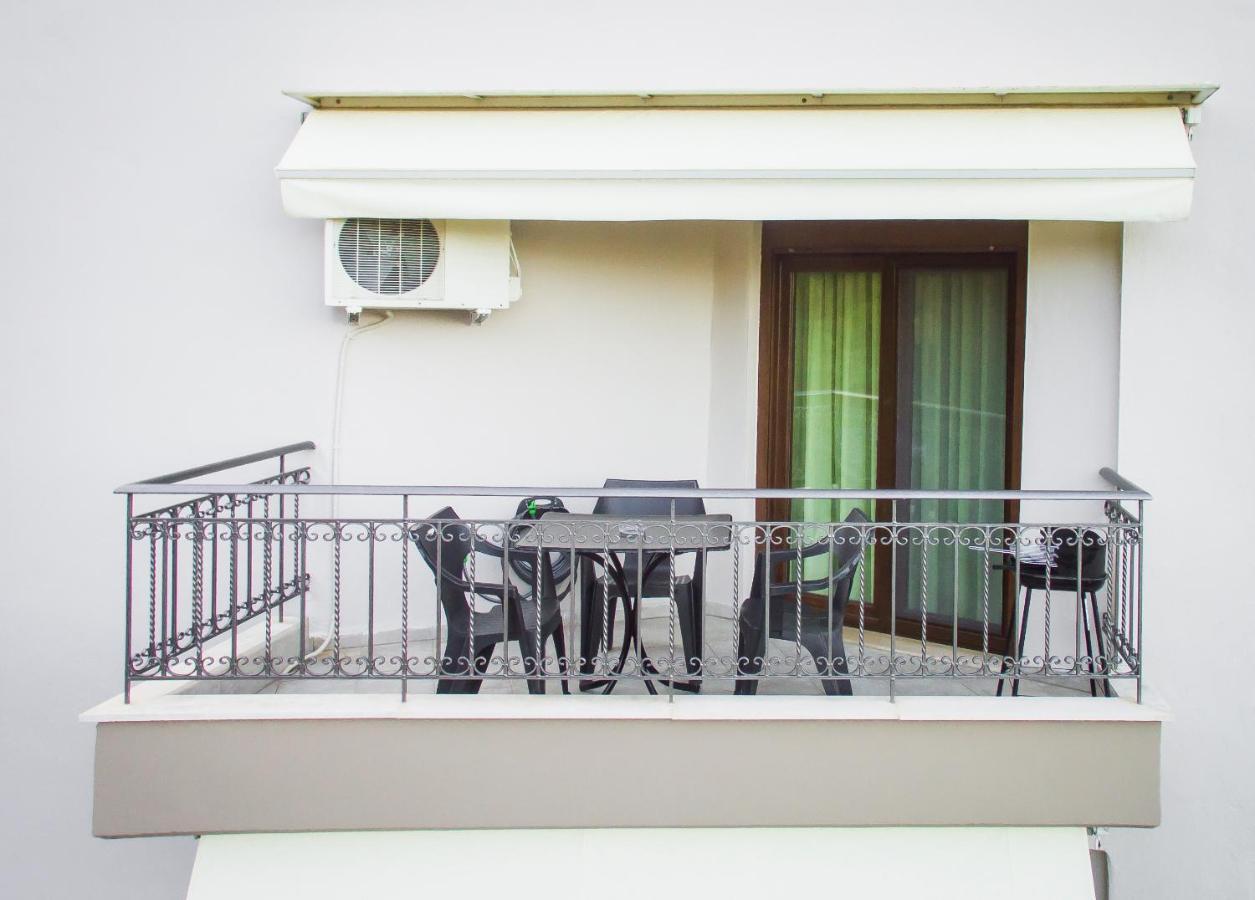 Aparthotel Marina'S Elegance Kriopigi Exterior foto
